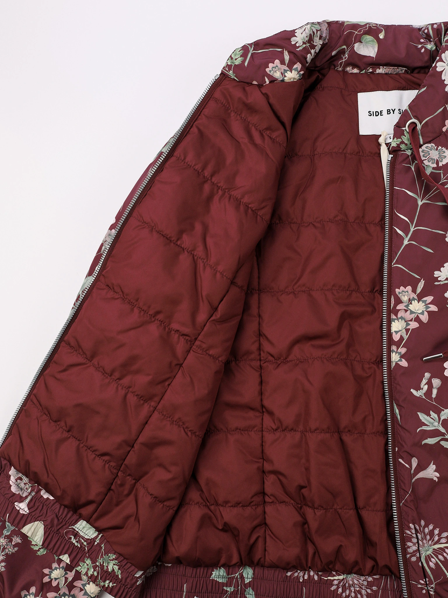 Куртка бордового цвета с цветочным принтом